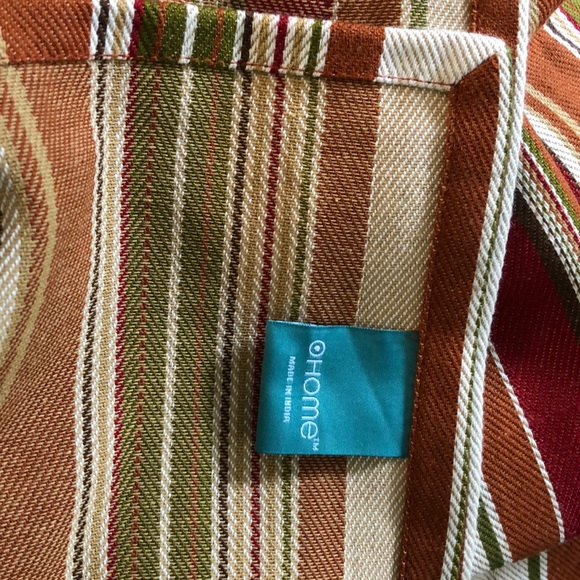 Tablecloth - Picture 2 of 2